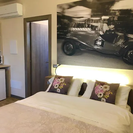 International & Apartament Sirmione