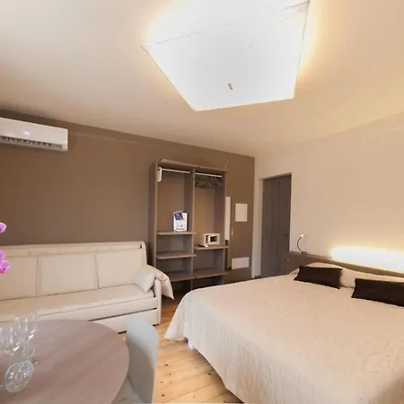 Apartament International &