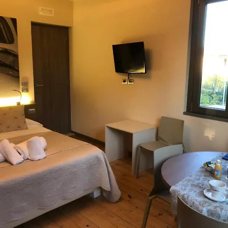 Apartament International & *